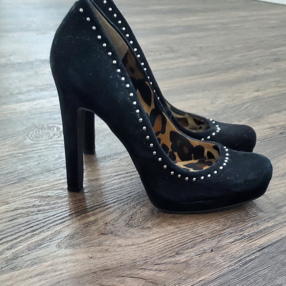 Jessica Simpson Black Pumps